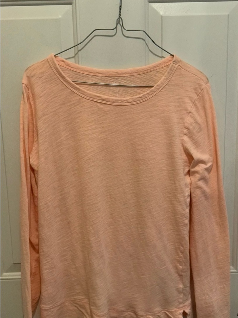 GAP Women’s Long-Sleeve Crewneck Top in Peach